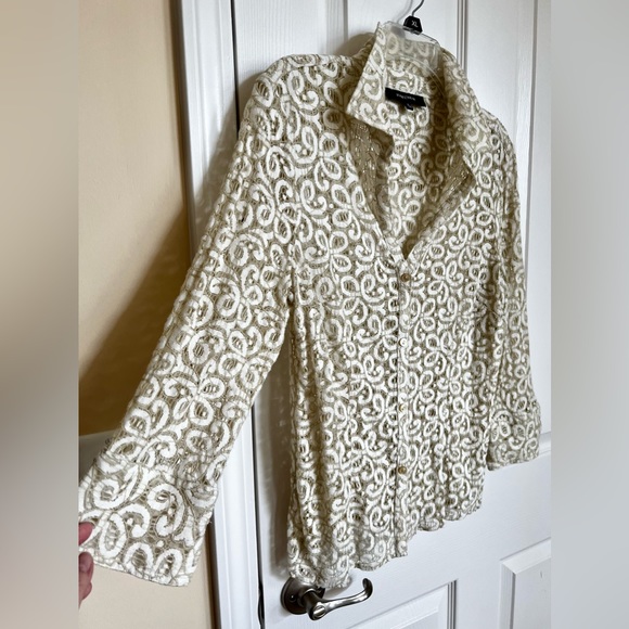 Jones Wear, beige floral Stretchy lace 3/4 sleeve blouse. Size 14. - Picture 3 of 11